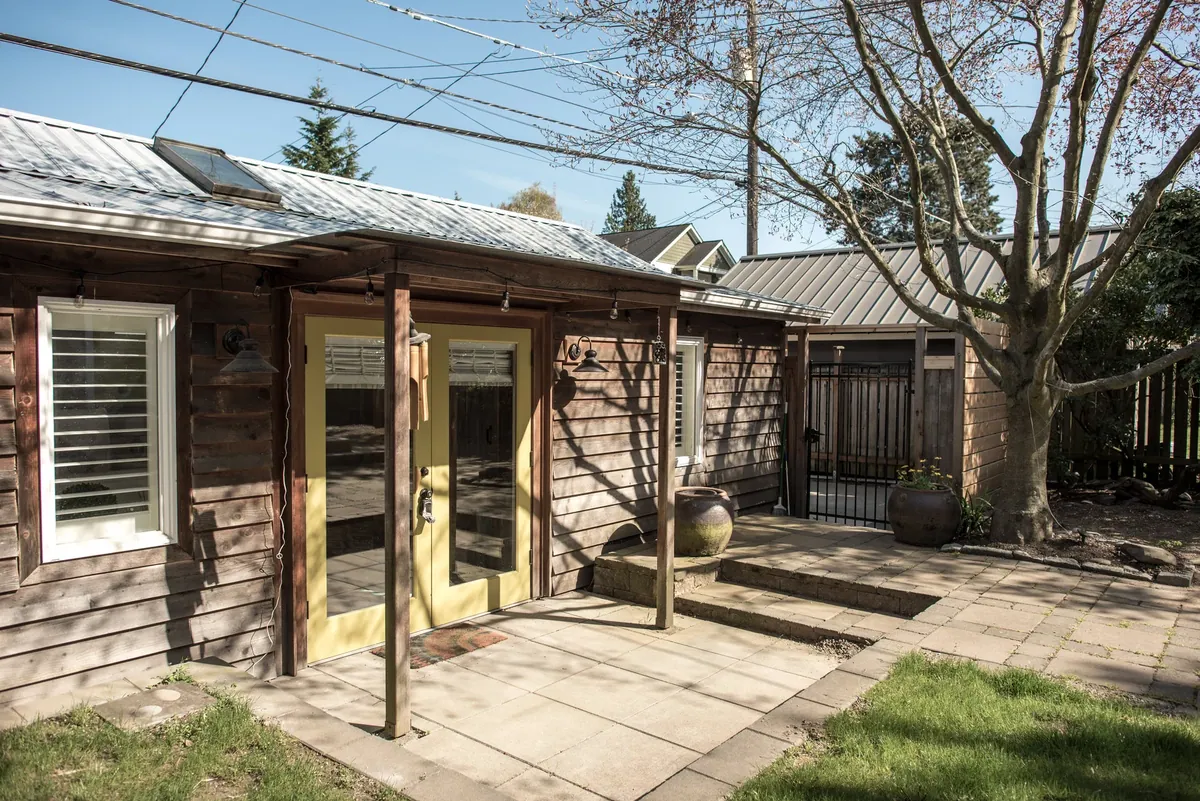 Queen Anne backyard cottage after preparation view 27