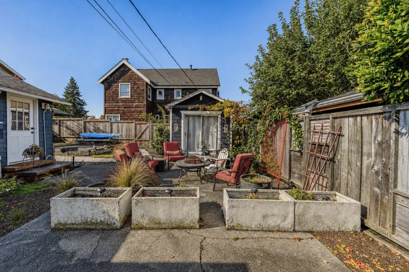 Repairing and preserving a 1912 cottage before preparation view 4